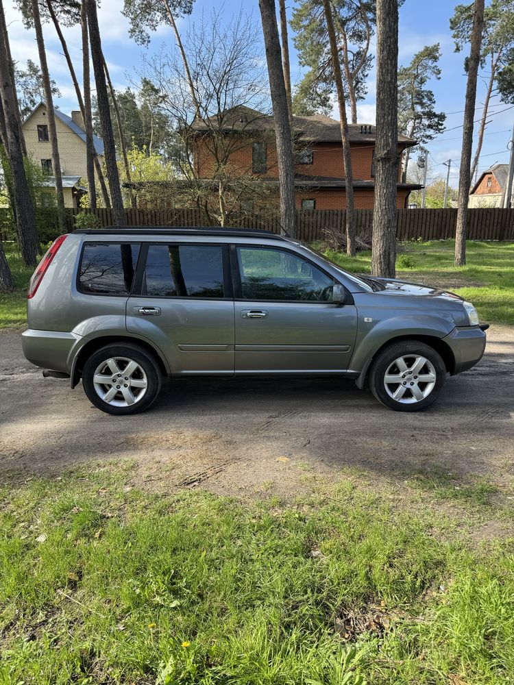 Nissan X Trail 2.2 дизель механика 4*4 2007 год