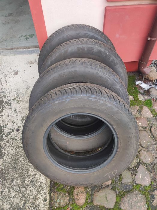 Używane opony zimowe Nexen Winguard WH2 215/70 R16