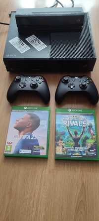 Xbox one + Kinect + 2 pady + 2 gry