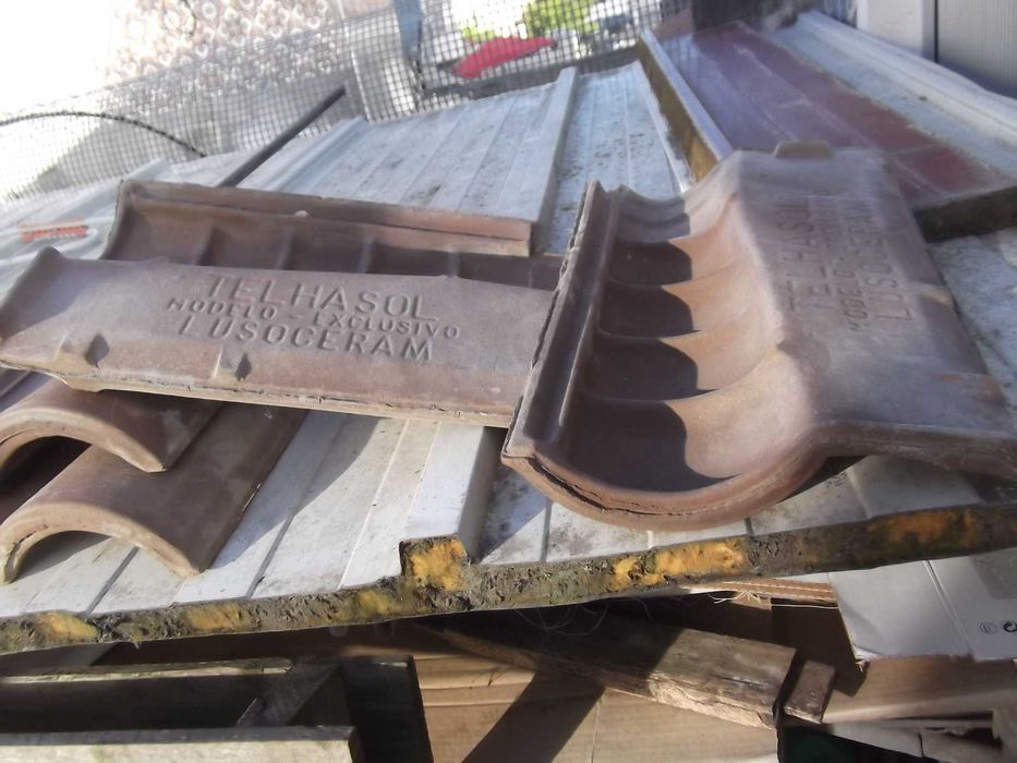 Telhas Sol modelo exclusivo Luso Ceram únicas quatro unidades