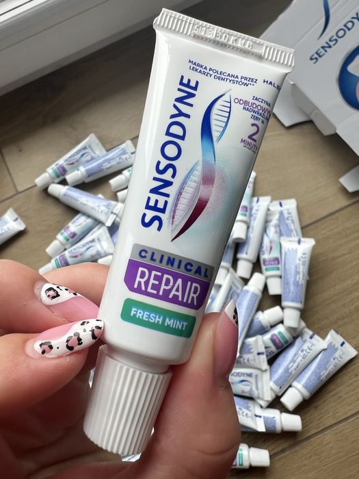 900 ml pasty do zębów Sensodyne Clinical Repair