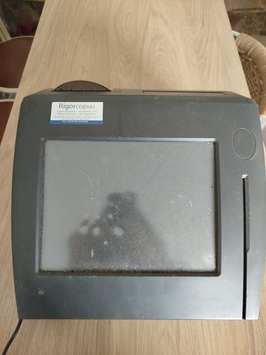 Máquina registadora, tátil, com impressora incorporada