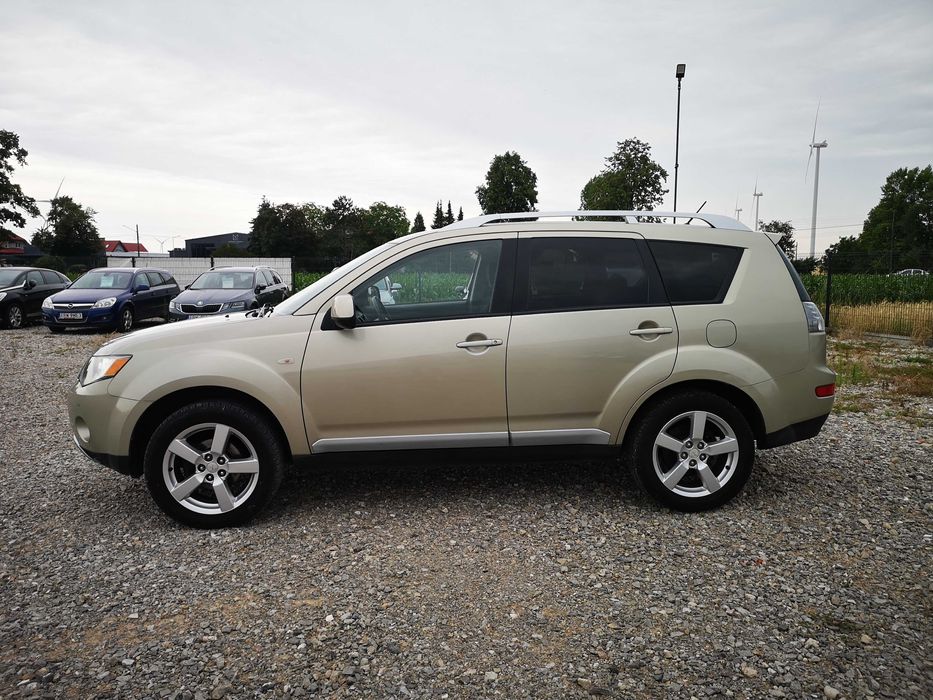 Mitsubishi Outlander 2.4 Benzyna 170KM Klimatronik Nawigacja