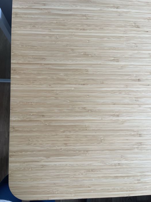 Biurko ikea z drewnianym blatem