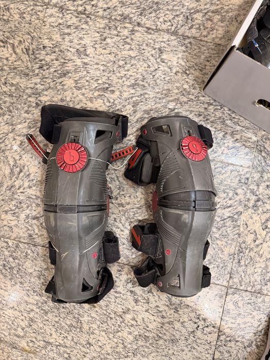 Nakolanniki Mobius X8