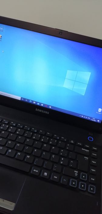 SAMSUNG NP 300 V3A - Melhorado - i3 6Gb SSD