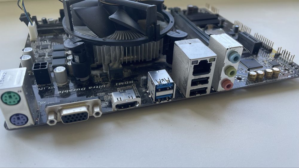 Комплект Gigabyte GA-H110M-H + Intel I7 7700K