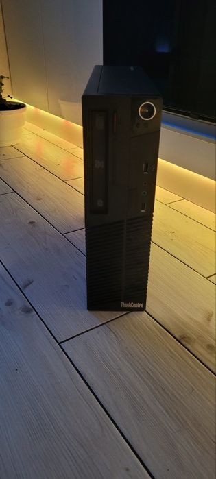 Lenovo ThinkCentre / Intel Core