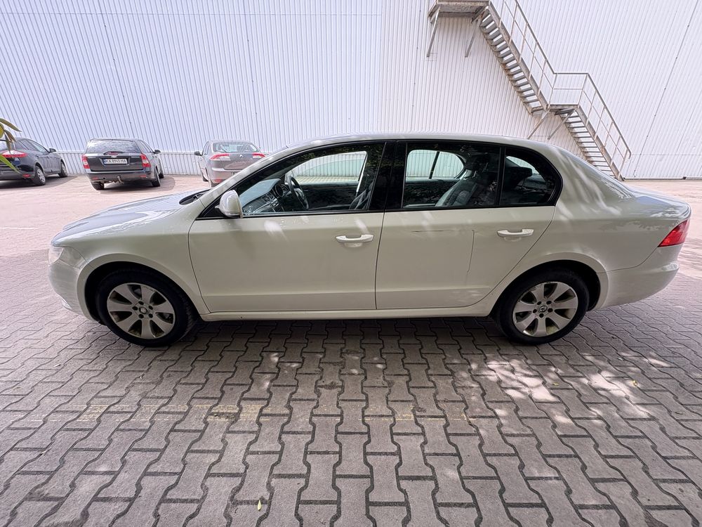 В Житомирі Skoda SuperB 2013 CAY праве кермо дизель в Житомирі