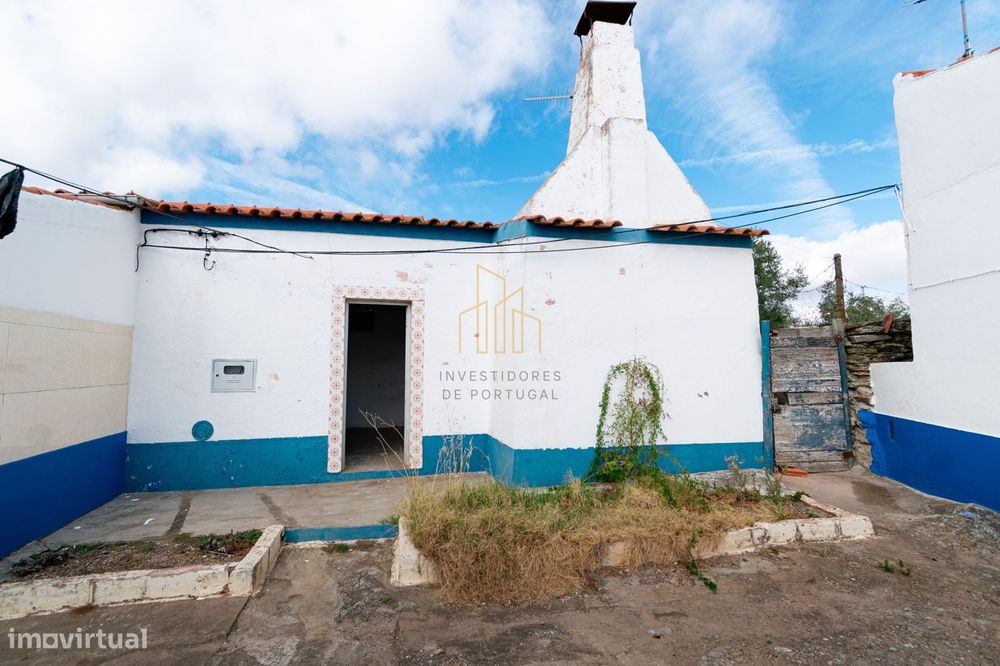 Moradia para Remodelação com Terreno – Casas Novas de Mares, Alandroal