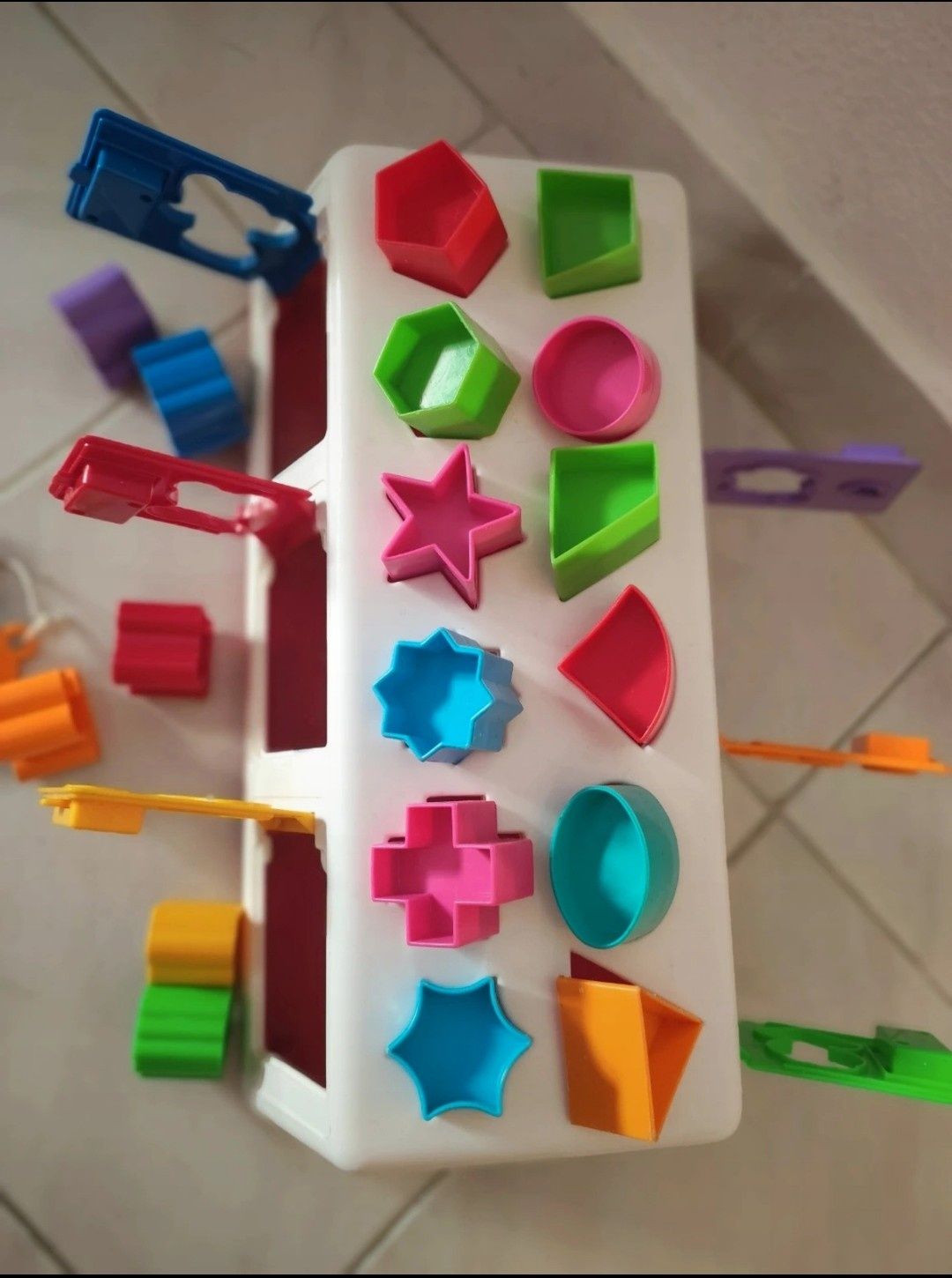 Brinquedo Caixa e Encaixa