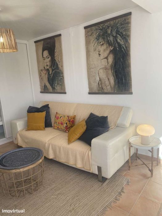 Alugo T1 ao ano, no centro de Loule