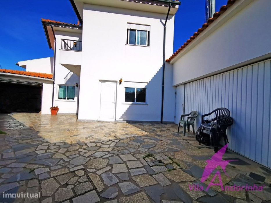 Moradia T2 em Santa Marta de Portuzelo com logradouro e garagem