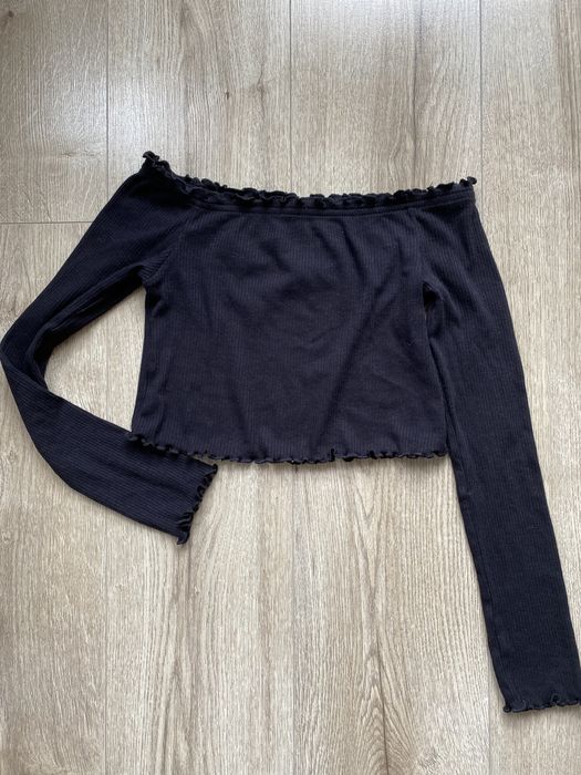 Krótka czarna bluzka prążkowana hiszpanka odkryte ramiona