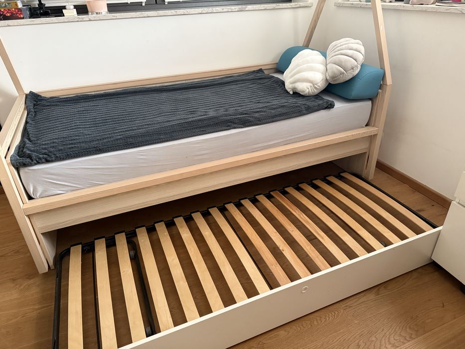 Łóżko mlodzieżowe VOX Spot Young z pojemnikiem i drugim łóżkiem.