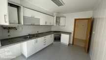 Apartamento T2 com parqueamento. Sem mobilia