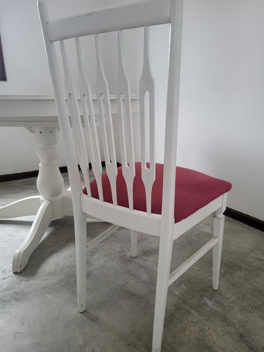 Mesa de jantar e 4 cadeiras  usadas