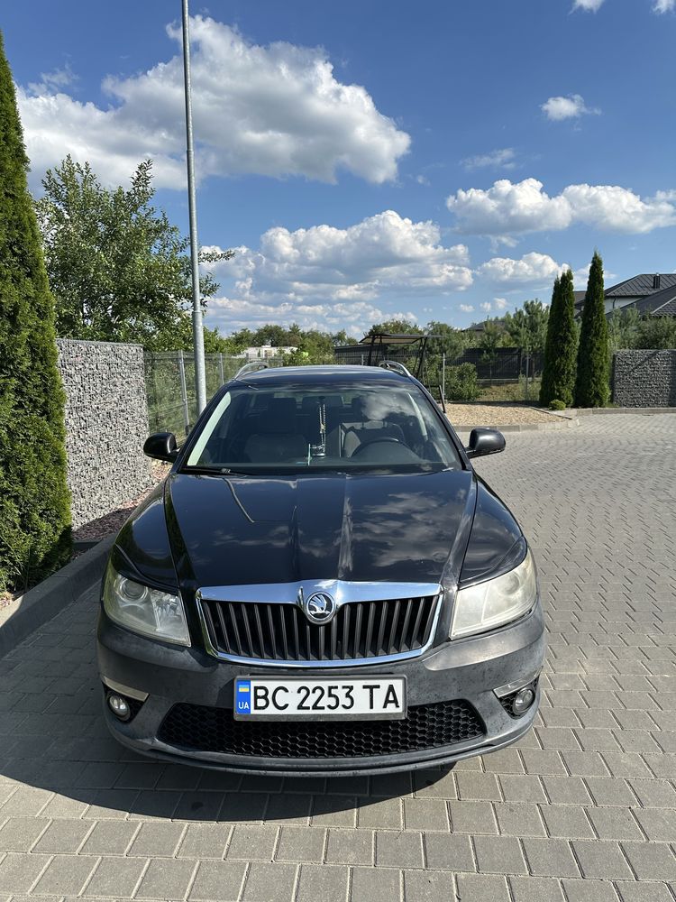 Продам автомобіль Skoda Octavia A5 2011 року випуску.