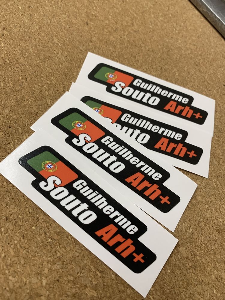 Autocolante Personalizados com Bandeira + Nome.