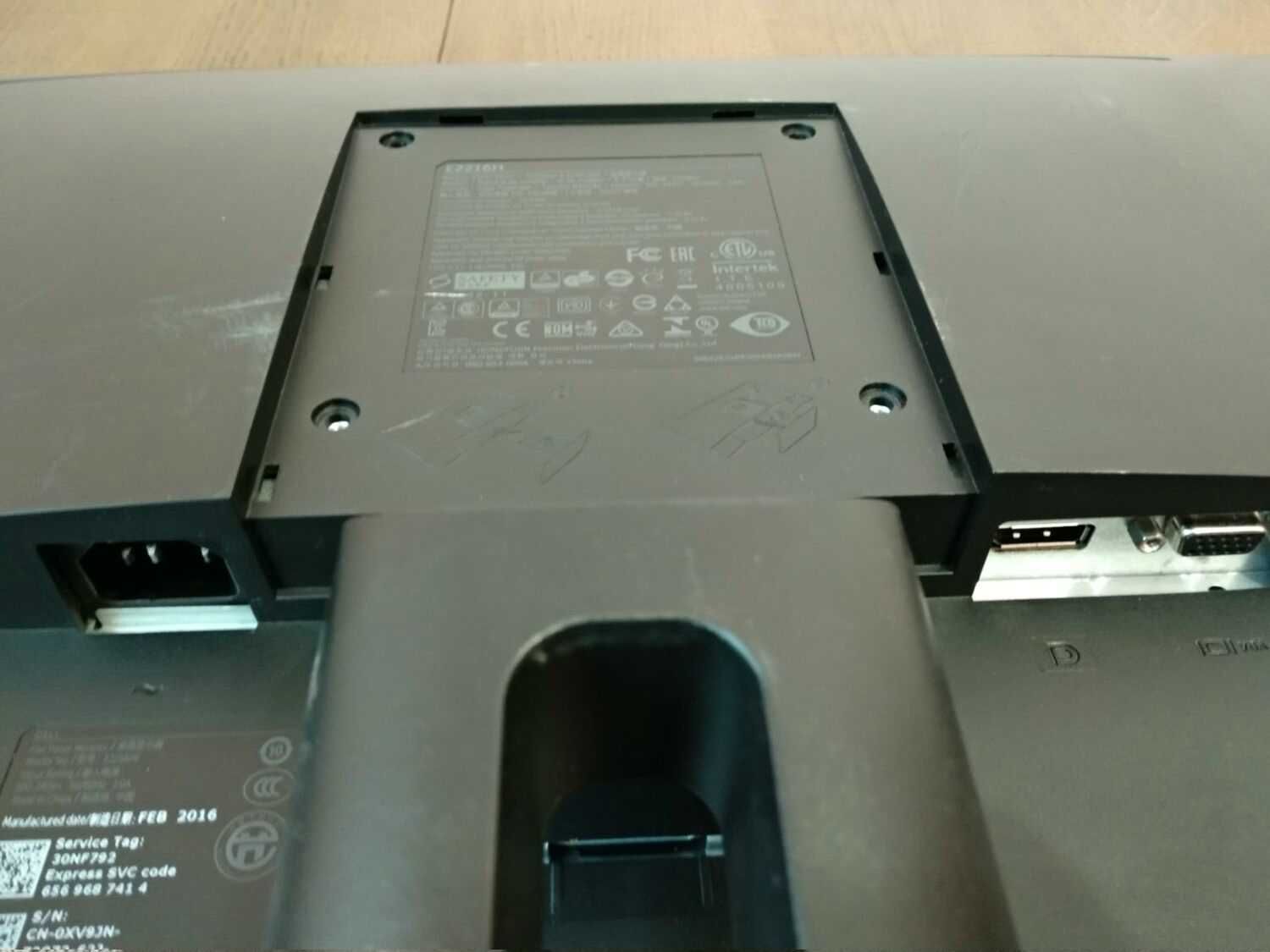 Монитор LED 21.5" Dell E2216H FullHD  DisplayPort, VGA