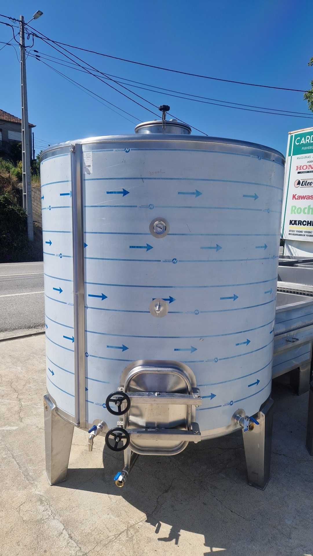 Cuba Inox Fermentação Vinho 3000 Litros 2 Portas