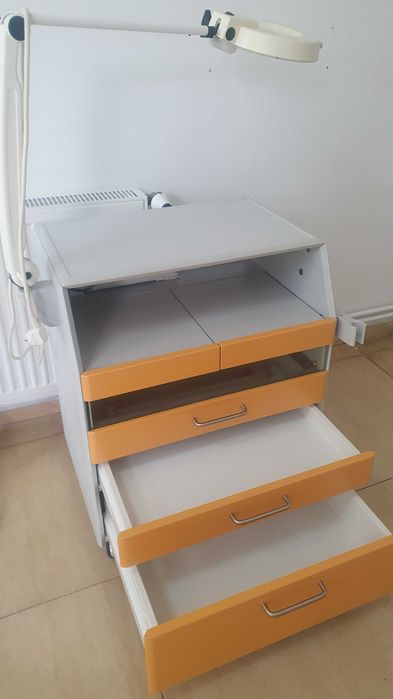 Unit szafka podologiczna kosmetyczna Gerlach Gehwol z lapmą UV żółta
