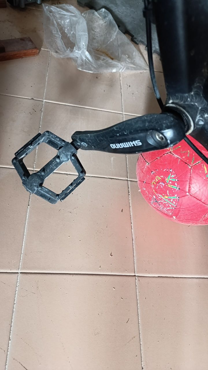 Bicicleta CUBE quase nova
