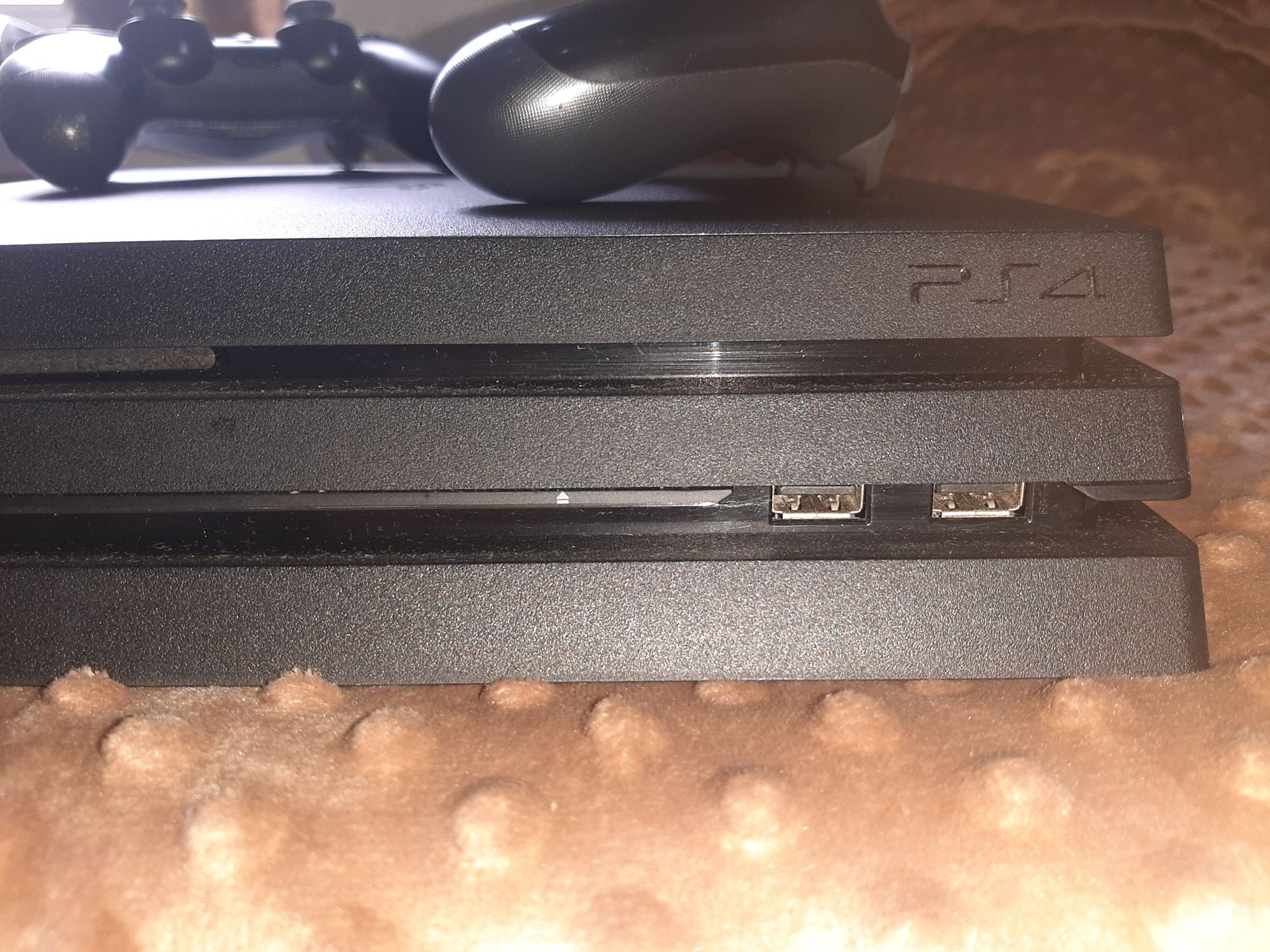 Ps 4 pro 1 terabyte.