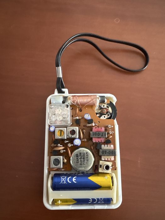 Vendo rádio pilhas SHARP - decada 1970 - novo