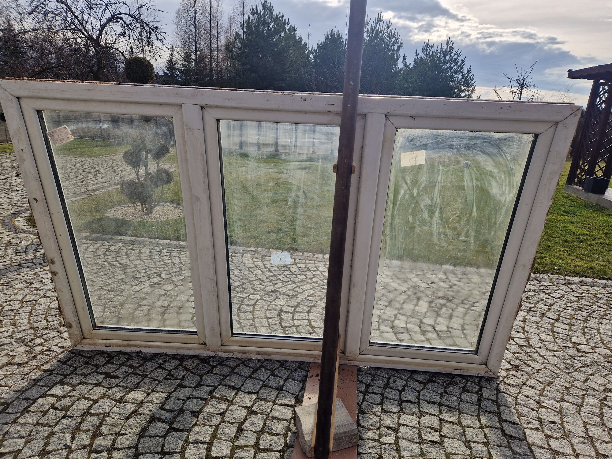 Okna 259x174 pcv z demontażu 233x143  7szt.230x146