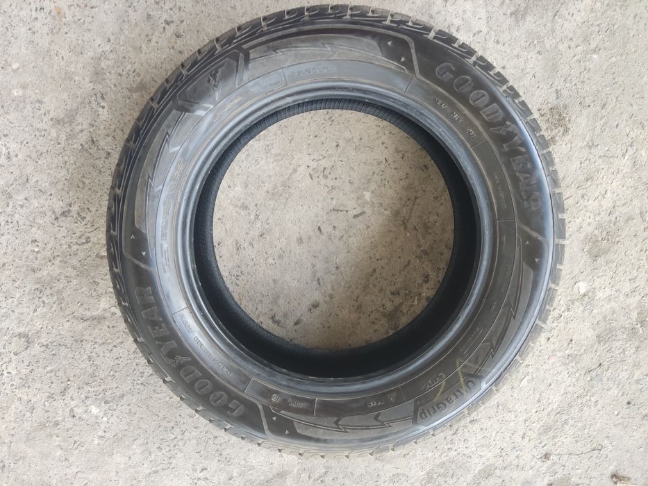 Goodyear UltraGrip Performance + SUV 225 235/60 R18 107H XL