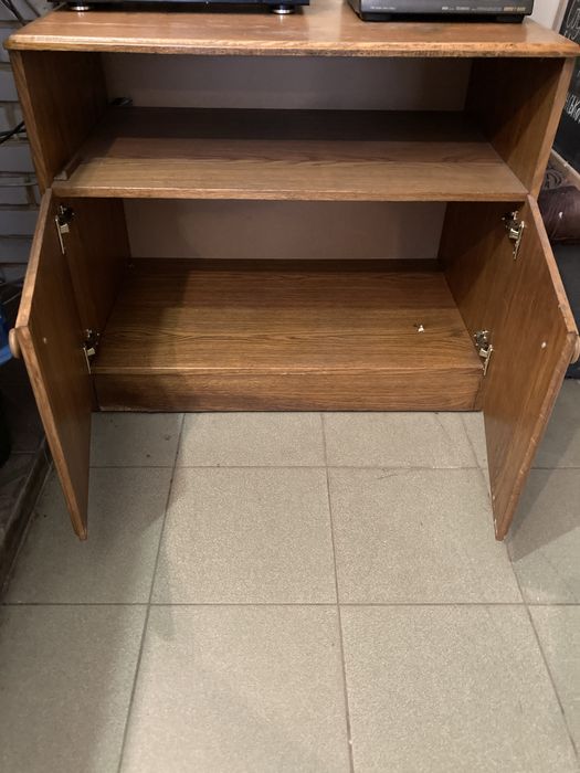 Ремонт и реставрация мебели .