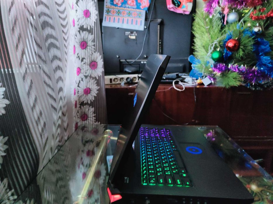 Продаю Игровой ноут бук origin laptop EON17-SLX