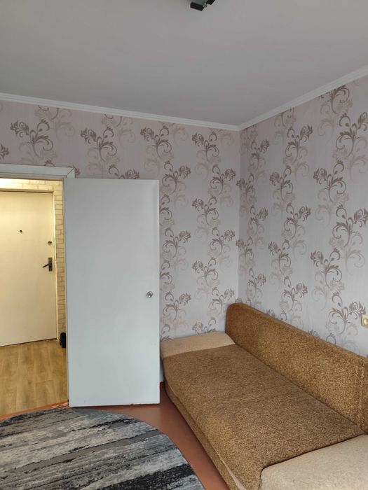 Продаж квартири на середньому поверсі