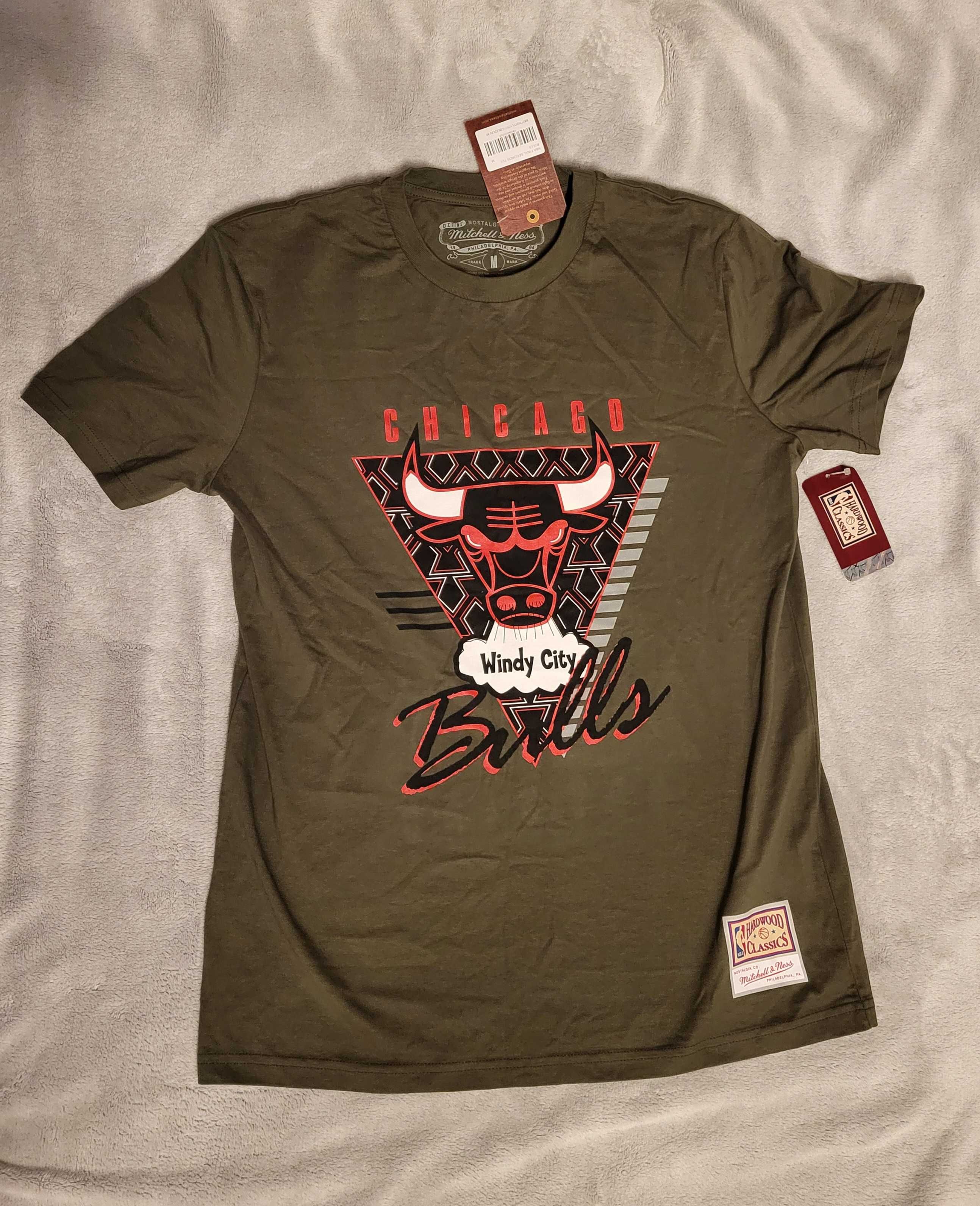 Nowy T-shirt drużyny NBA Chicago Bulls - rozmiar M  Koszykówka