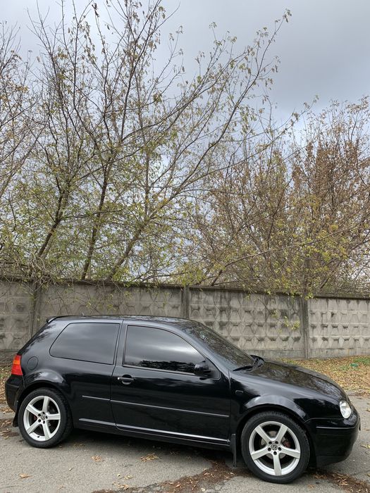 Volkswagen Golf 4 1999 1.4 бензин мкпп