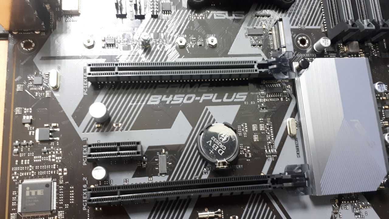 Материнська плата Asus Prime B450-PLUS