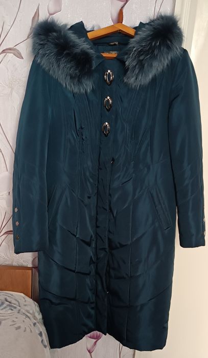 Зимове жіноче пальто