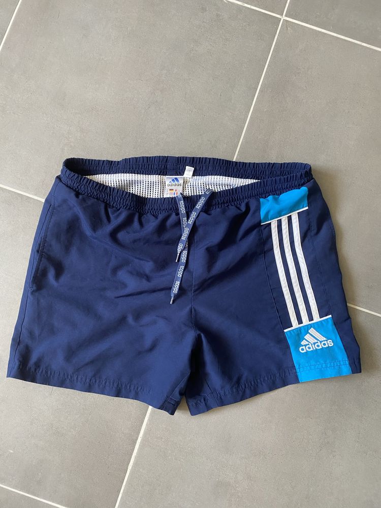 Вінтажні чоловічі шорти від adidas