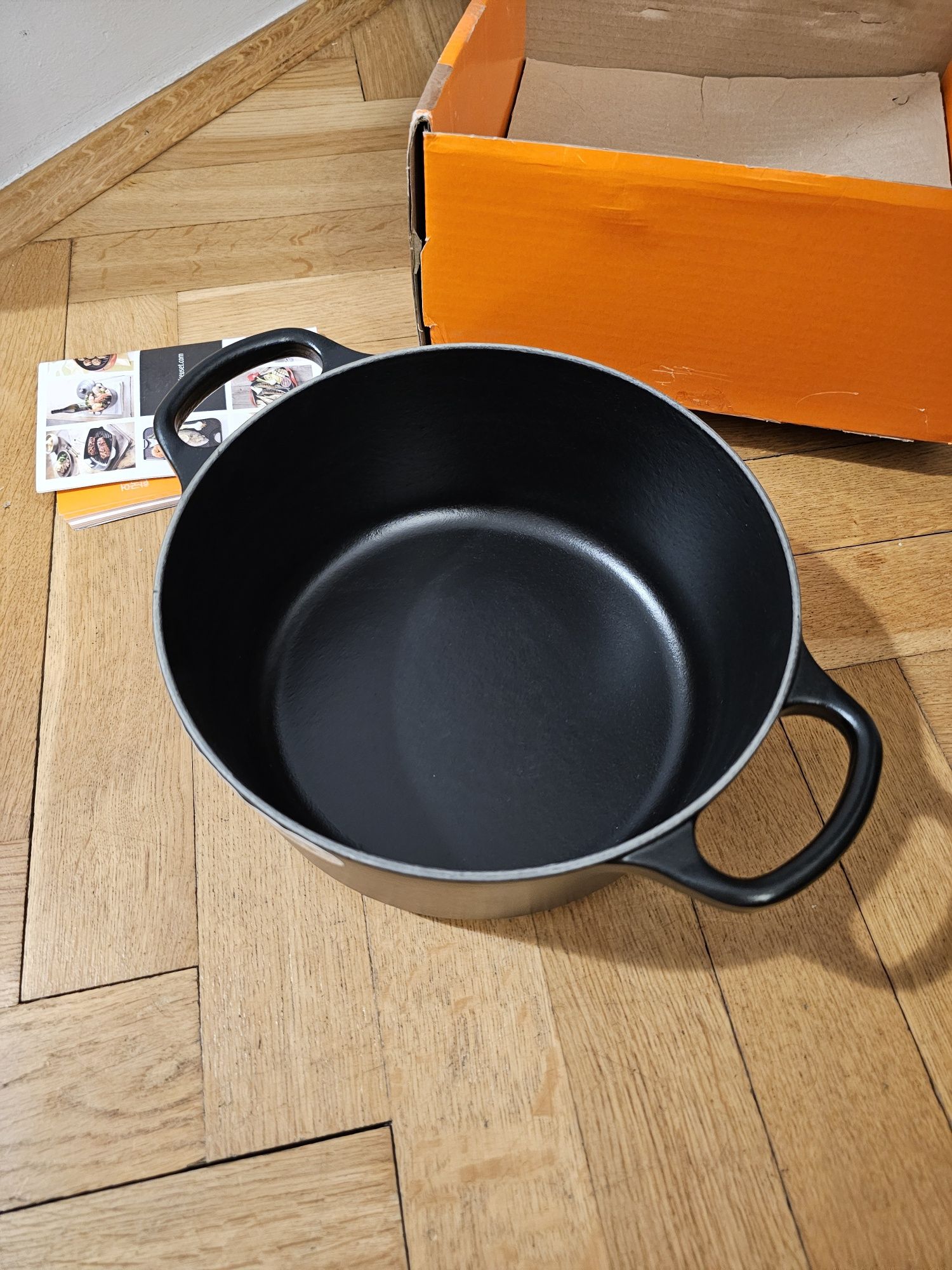 Le Creuset Signature Garnek żeliwny 22cm 3.3L czarna okrągły 3,3L 22