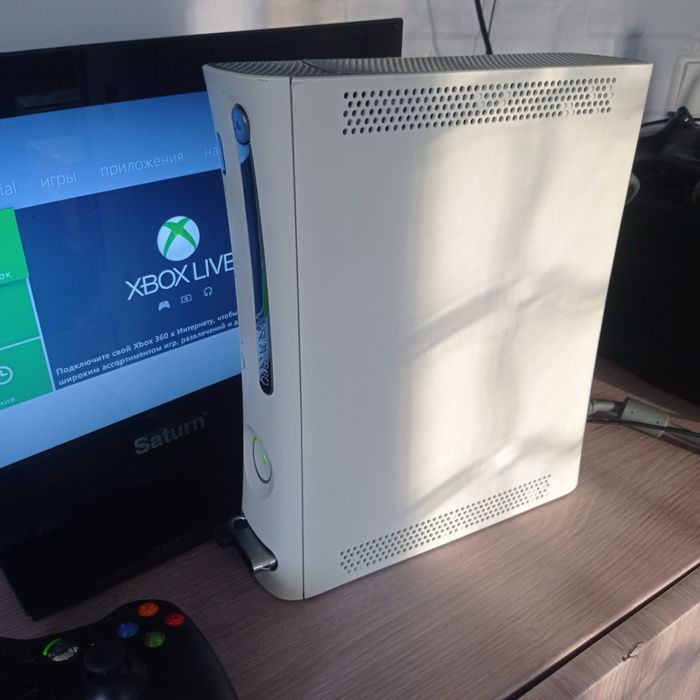 Тушка xbox 360 . Гарантия. Без комплекта