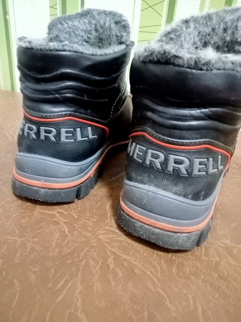 Зимние кроссовки Merrell