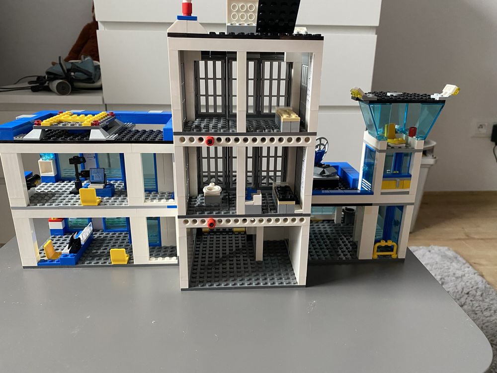 Lego City 60047.