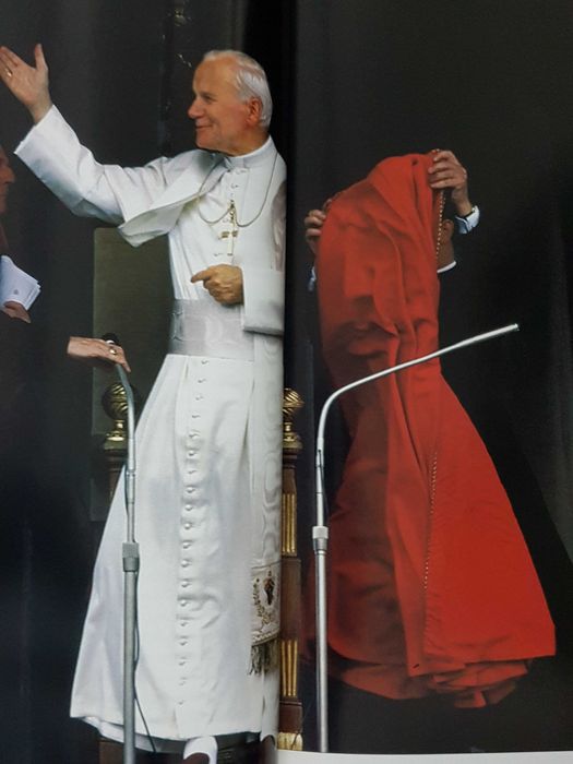 Edição Especial Revista National Geographic sobre o Papa João Paulo II