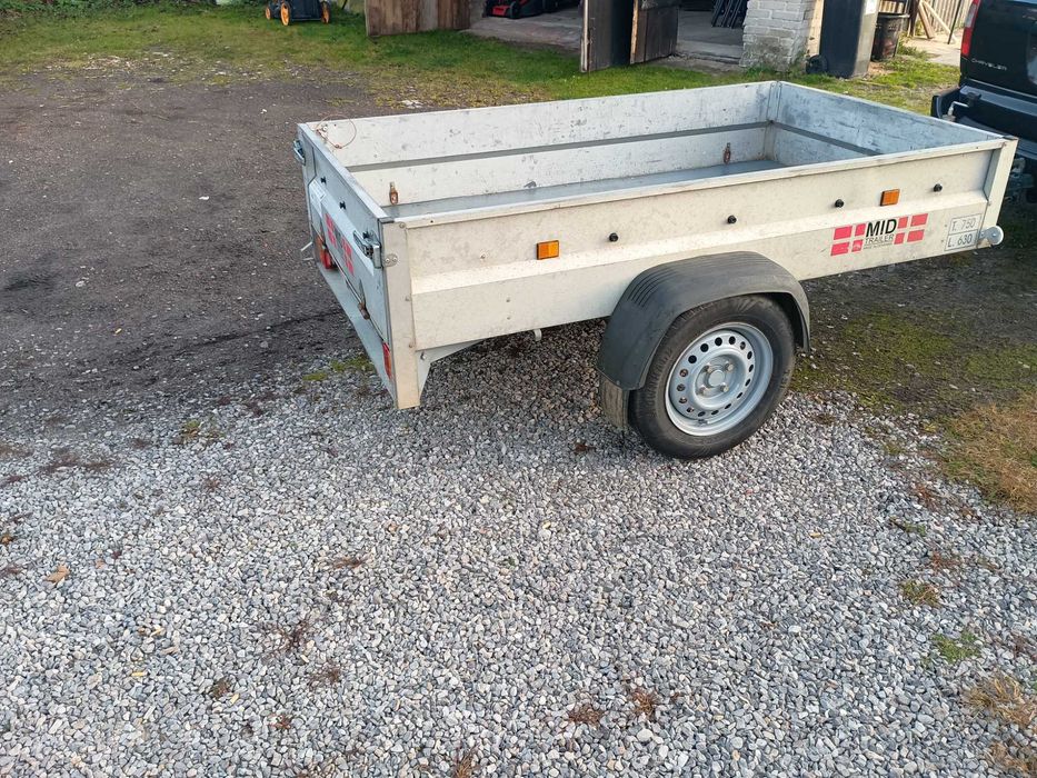 Przyczepka samochodowa