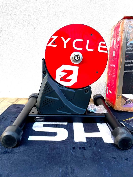 WYPRZEDAŻ z 3700 Trenażer rowerowy *ZYCLE Smart ZDrive* Roller Trainer
