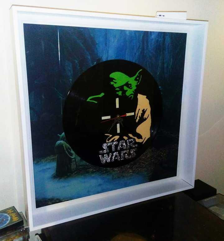 Yoda Star Wars - Relógio com iluminação em moldura em caixilharia