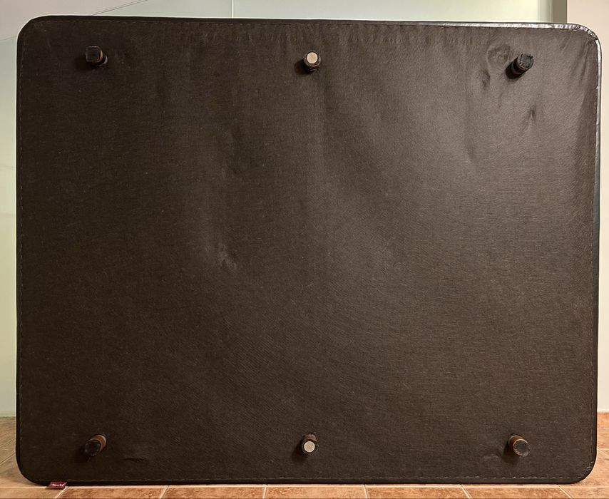 Cama de casal em estilo sumie, mais cabeceira. Semi-nova