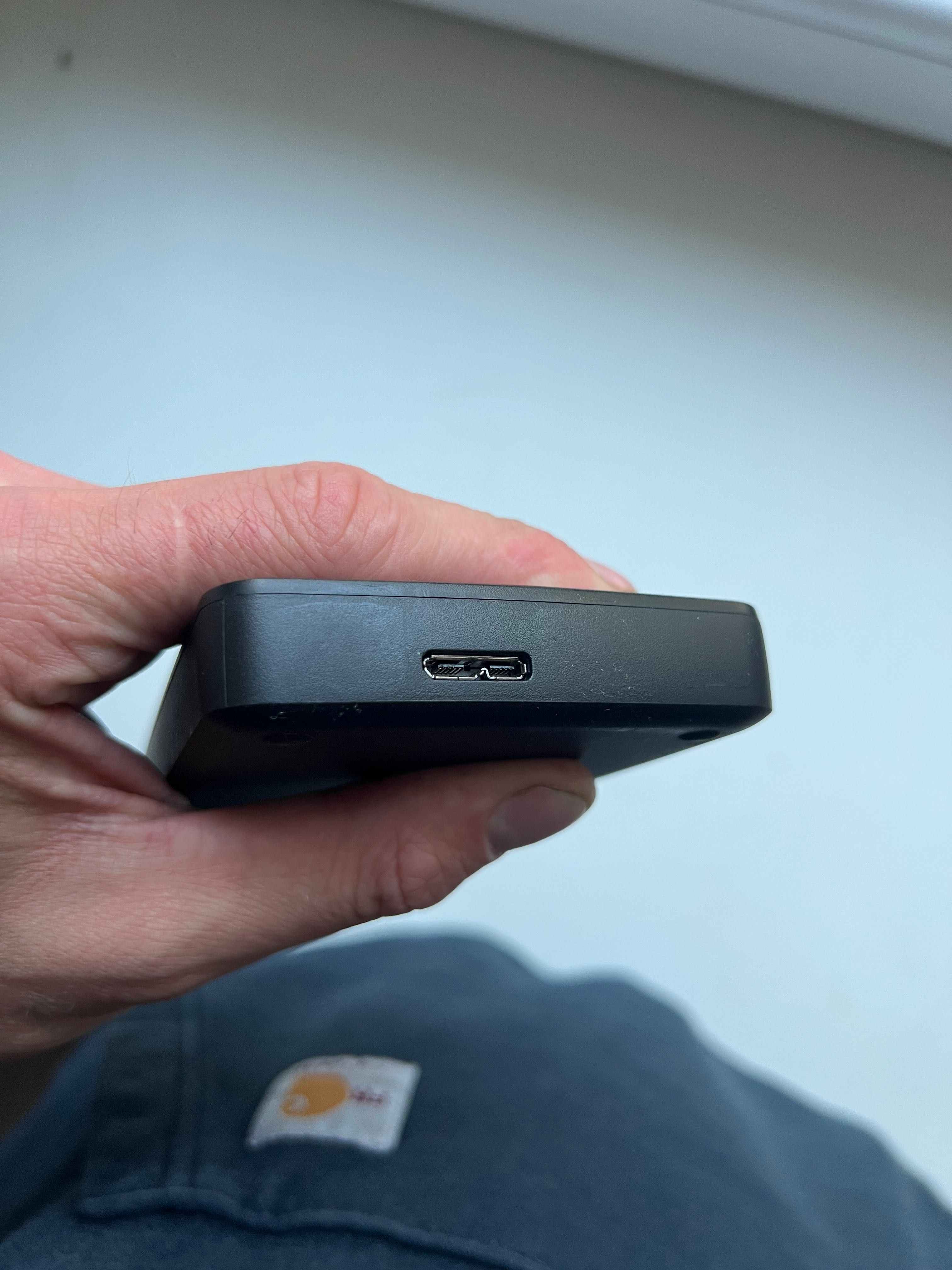 Внешний жёсткий диск Toshiba DTB330 3TB (карманный накопитель)