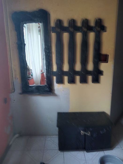 Garderoba do przedpokoju wykonana ze skóry zakupione latach 80 w sklep